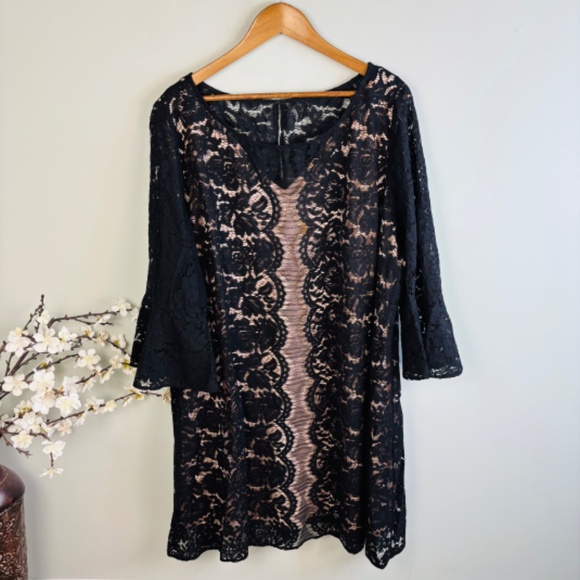 Lane Bryant Lace Bell Sleeve Flounce Dress Size 28 - Picture 3 of 5